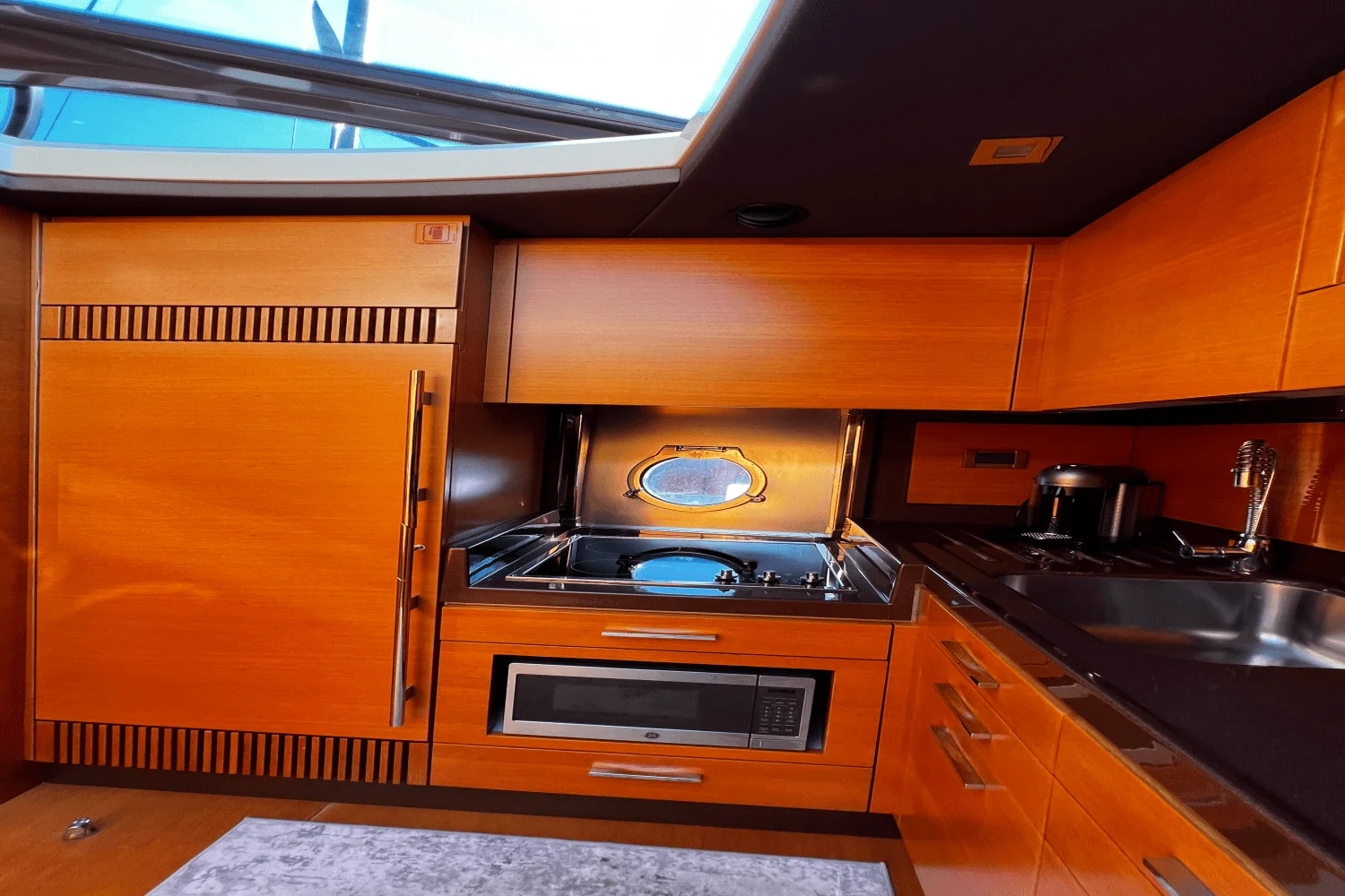 2011 Azimut 47 FLYBRIDGE Image Thumbnail #42