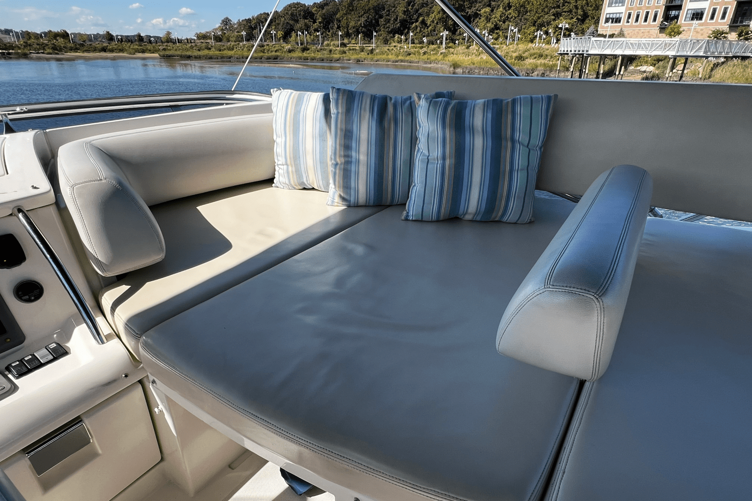 2011 Azimut 47 FLYBRIDGE Image Thumbnail #77