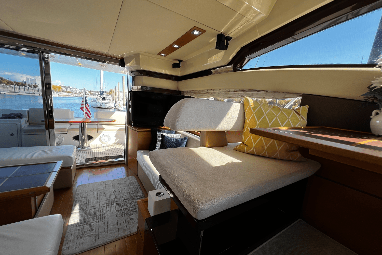2011 Azimut 47 FLYBRIDGE Image Thumbnail #14