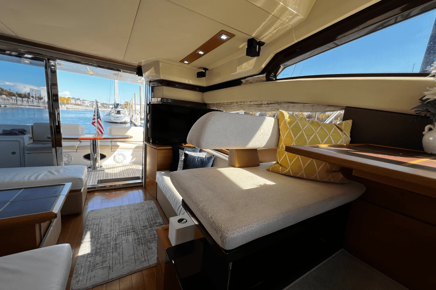 2011 Azimut 47 FLYBRIDGE Image Thumbnail #14
