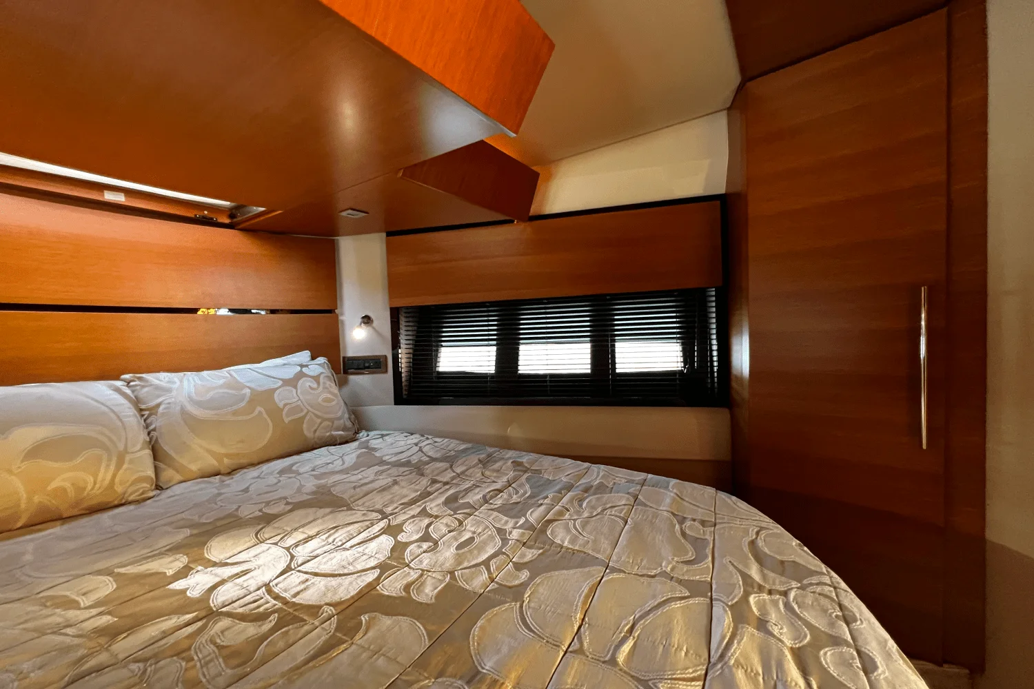 2011 Azimut 47 FLYBRIDGE Image Thumbnail #50