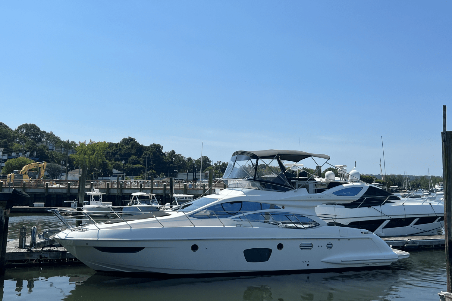 2011 Azimut 47 FLYBRIDGE Image Thumbnail #2