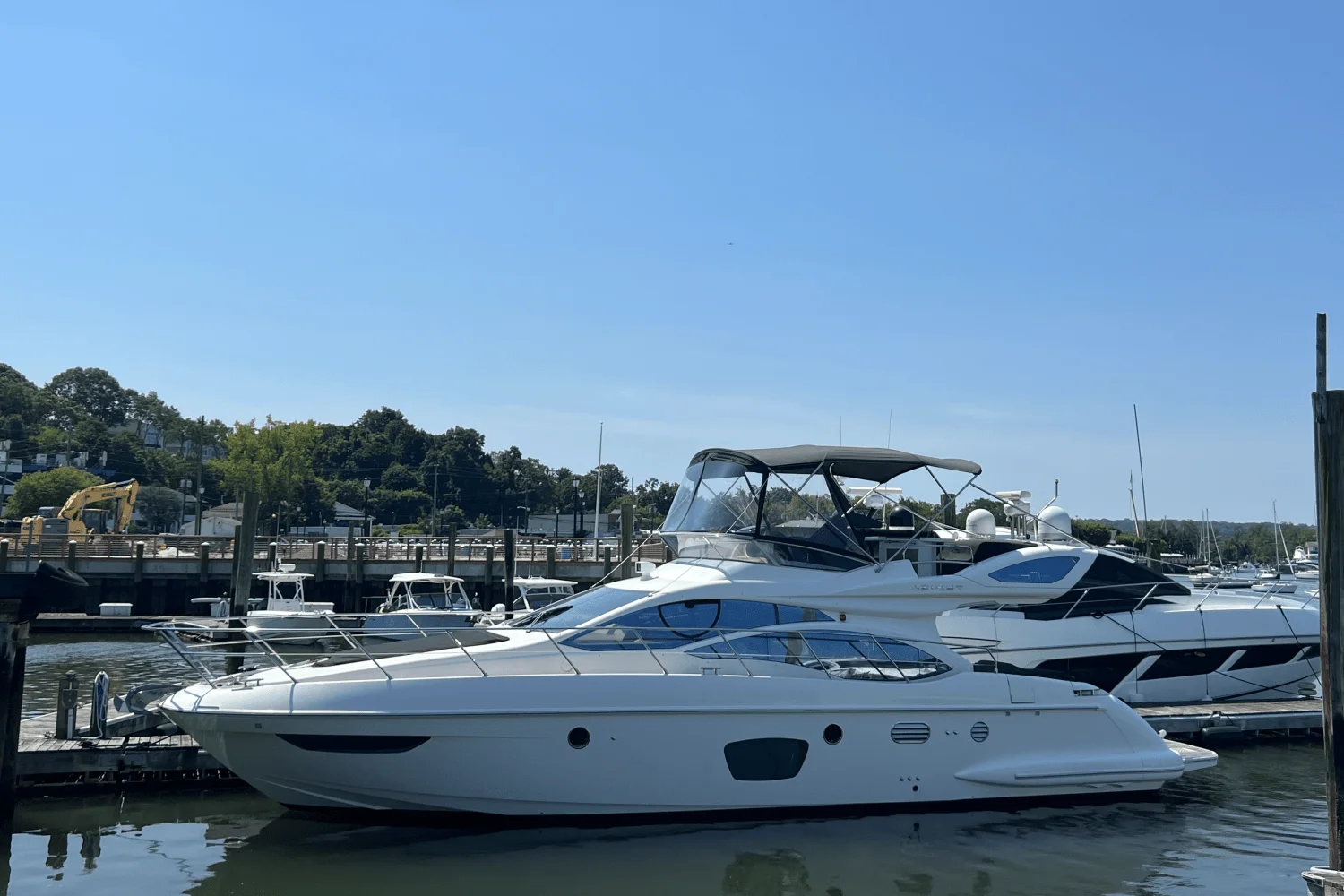 2011 Azimut 47 FLYBRIDGE Image Thumbnail #2