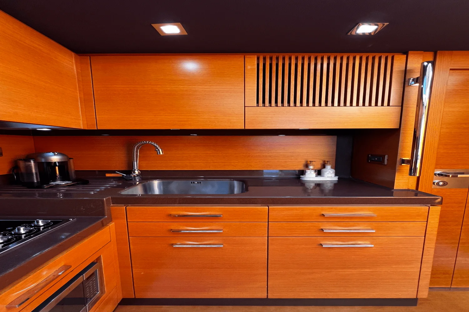 2011 Azimut 47 FLYBRIDGE Image Thumbnail #44