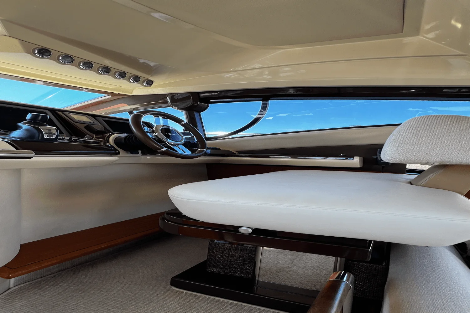 2011 Azimut 47 FLYBRIDGE Image Thumbnail #36