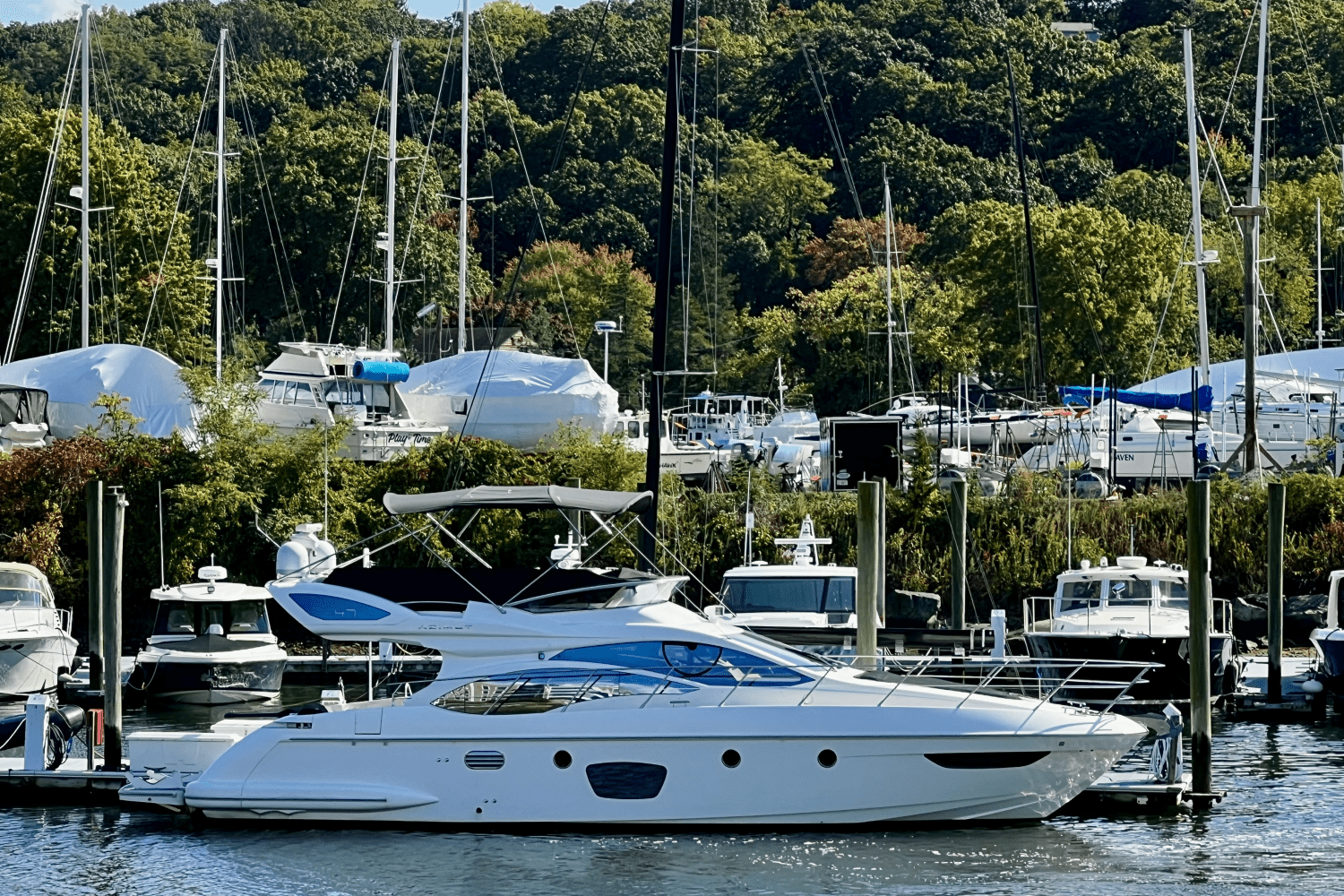 2011 Azimut 47 FLYBRIDGE Image Thumbnail #6