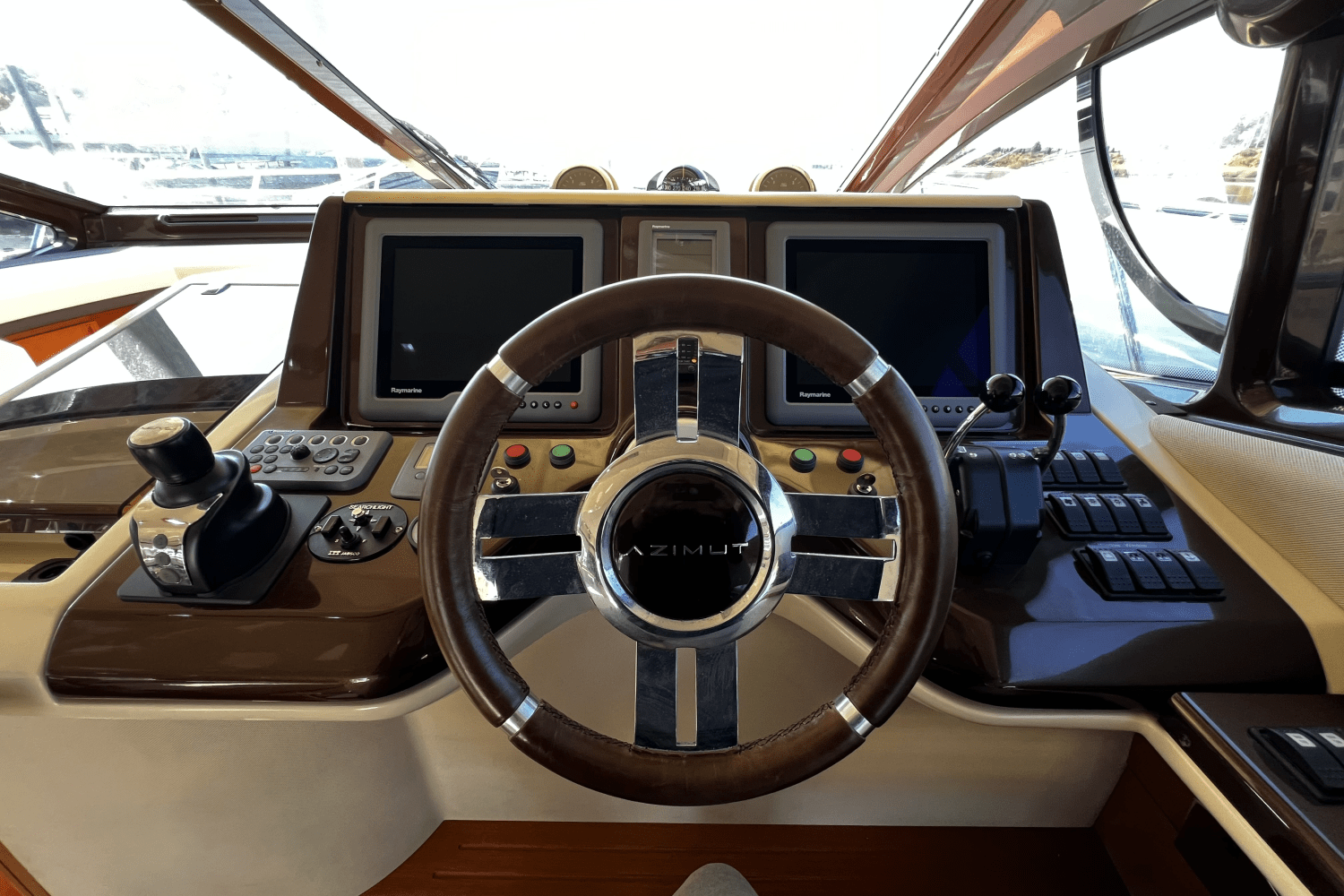 2011 Azimut 47 FLYBRIDGE Image Thumbnail #39