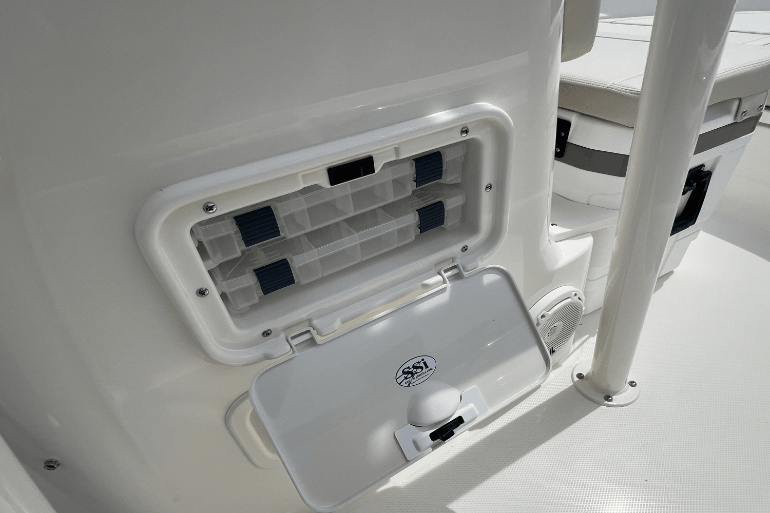 2025 Boston Whaler 190 Montauk Image Thumbnail #10