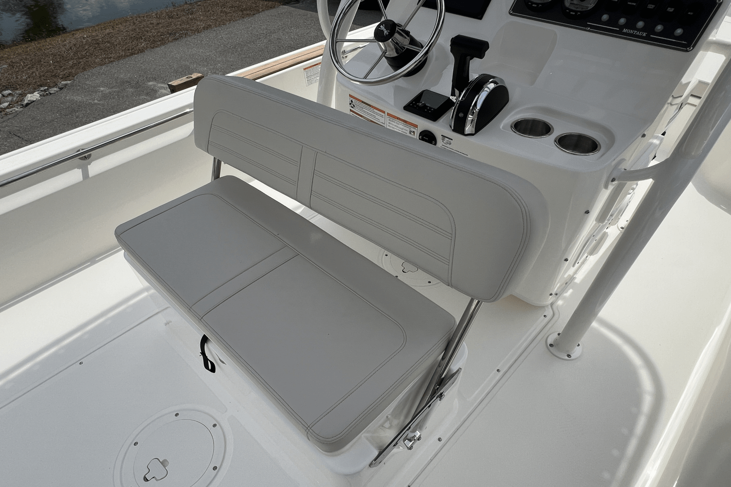 2025 Boston Whaler 190 Montauk Image Thumbnail #4
