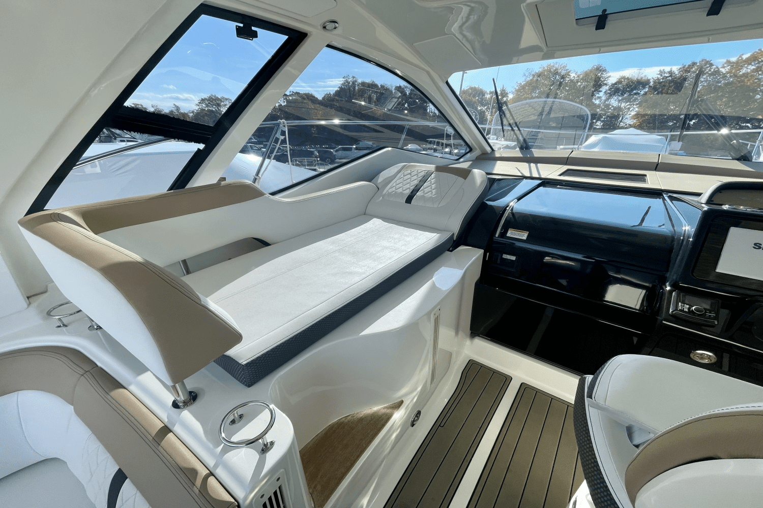 2018 Sea Ray Sundancer 350 Coupe Image Thumbnail #25