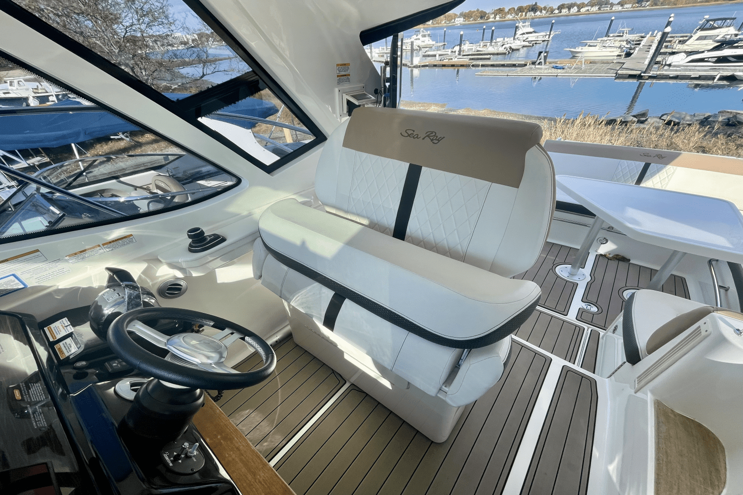 2018 Sea Ray Sundancer 350 Coupe Image Thumbnail #18