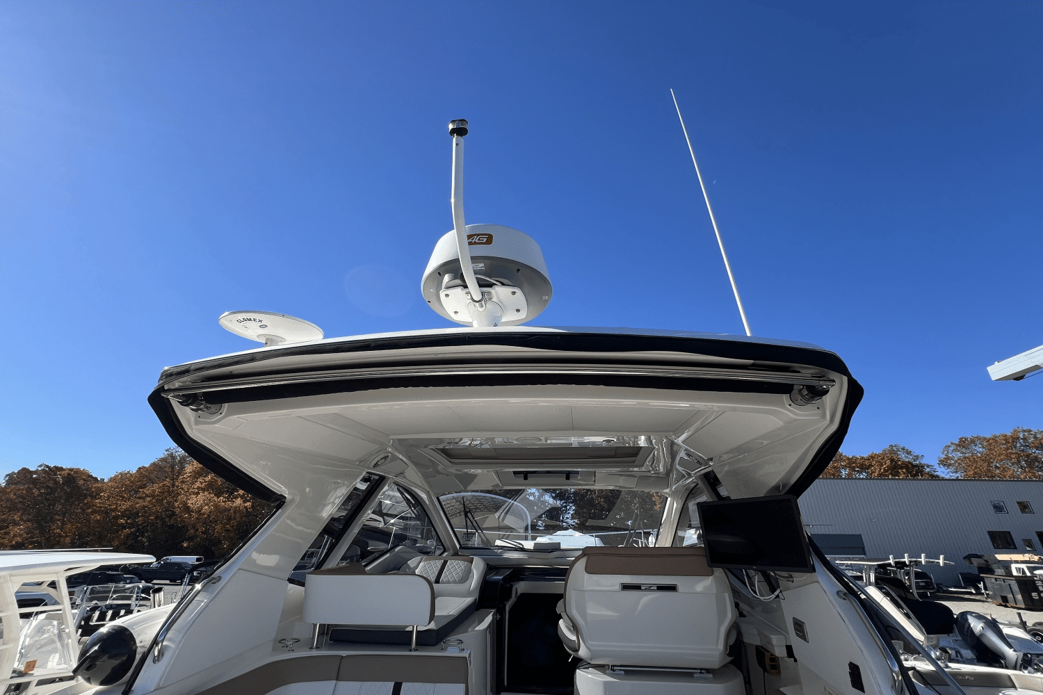 2018 Sea Ray Sundancer 350 Coupe Image Thumbnail #4