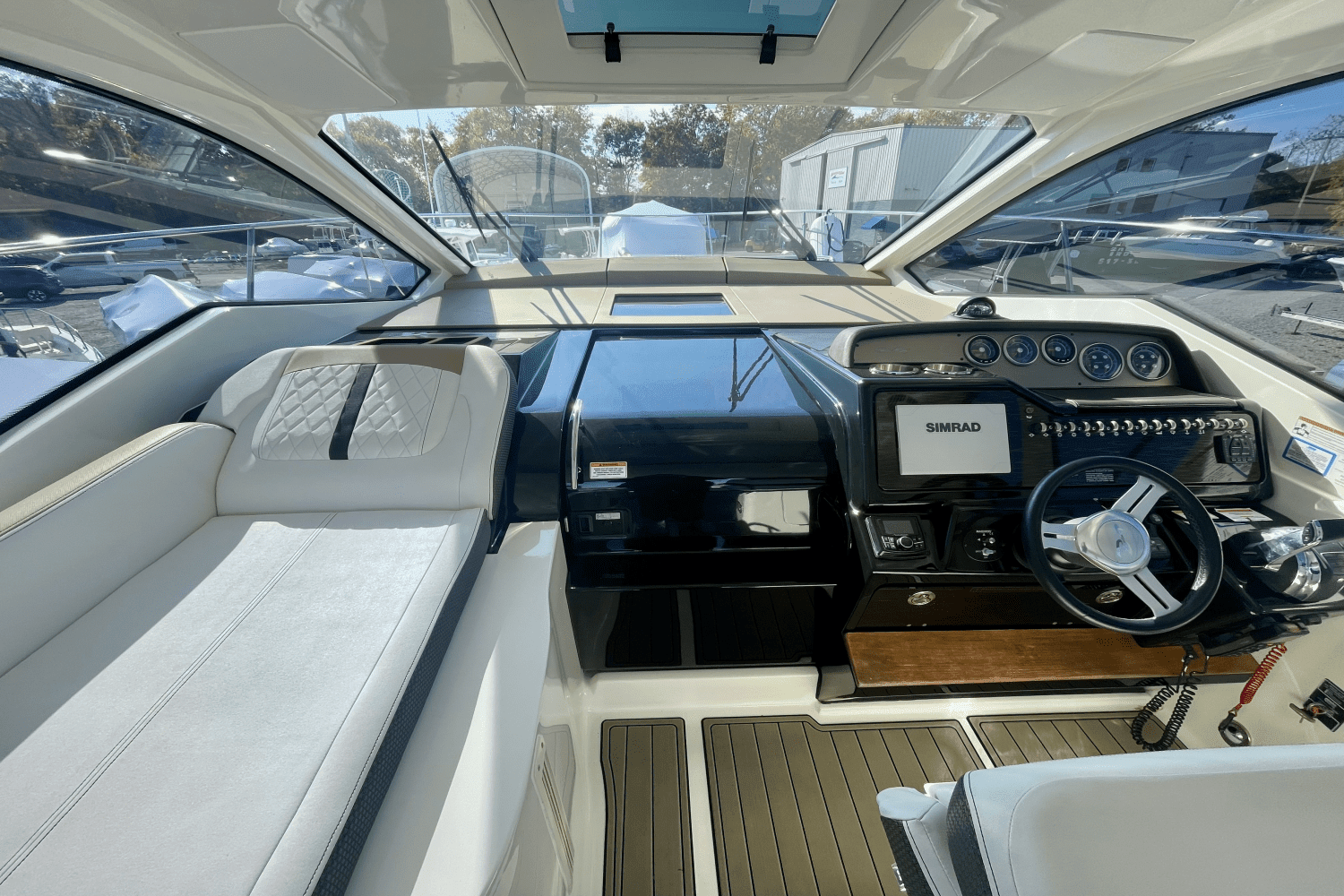 2018 Sea Ray Sundancer 350 Coupe Image Thumbnail #24