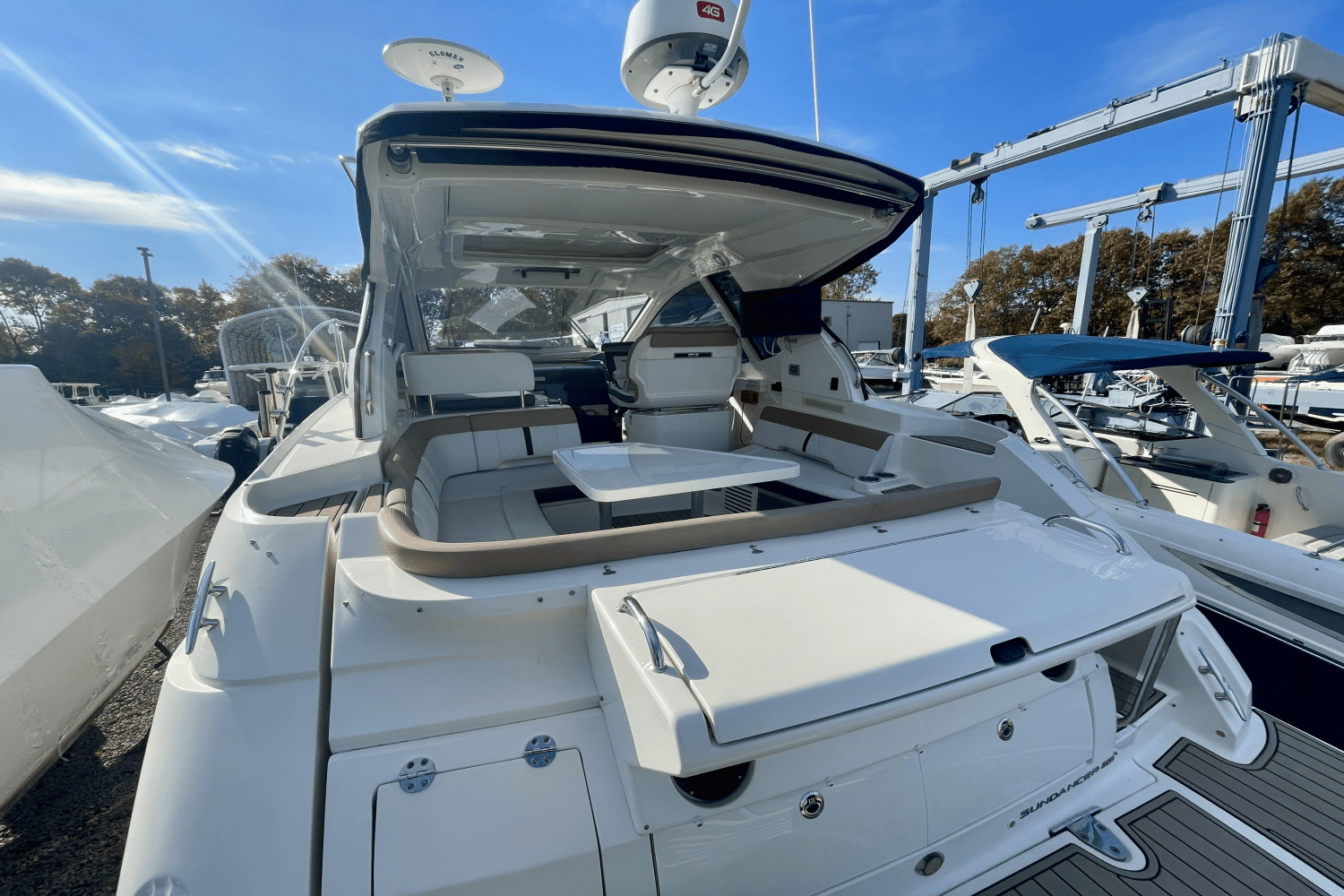 2018 Sea Ray Sundancer 350 Coupe Image Thumbnail #3