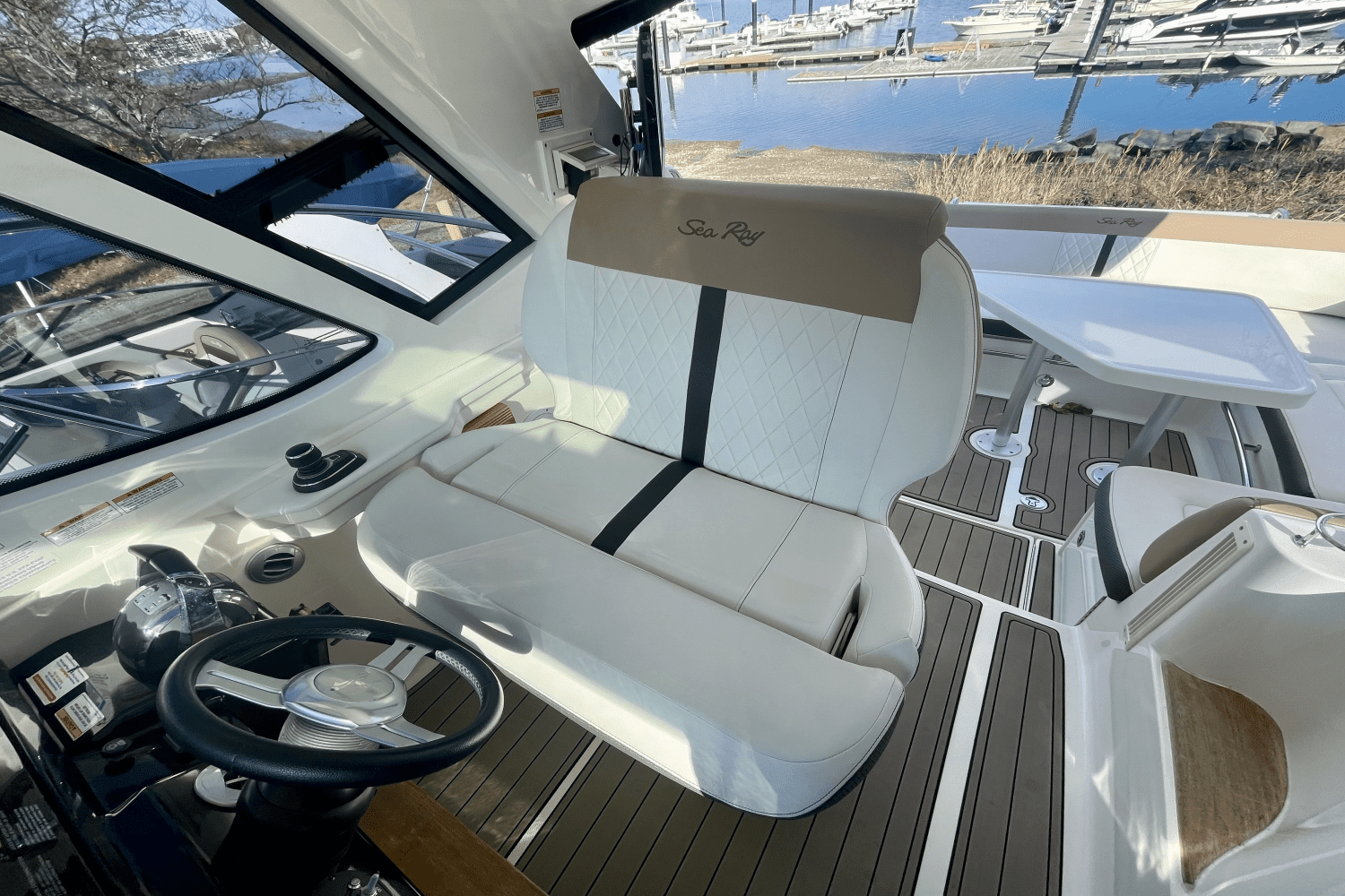 2018 Sea Ray Sundancer 350 Coupe Image Thumbnail #19