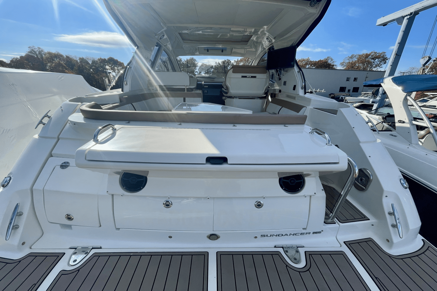 2018 Sea Ray Sundancer 350 Coupe Image Thumbnail #6