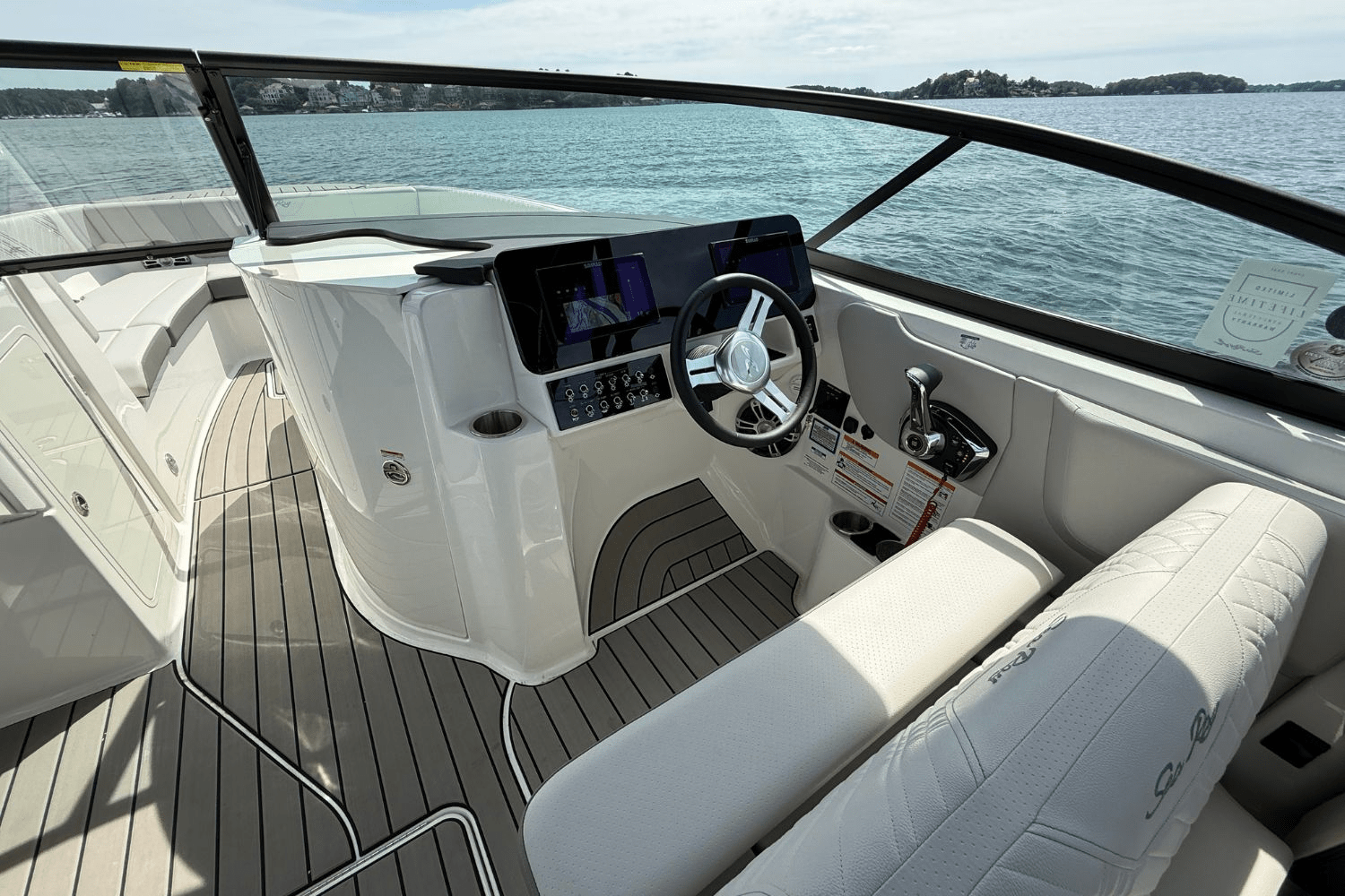 2025 Sea Ray SDX 270 Image Thumbnail #22