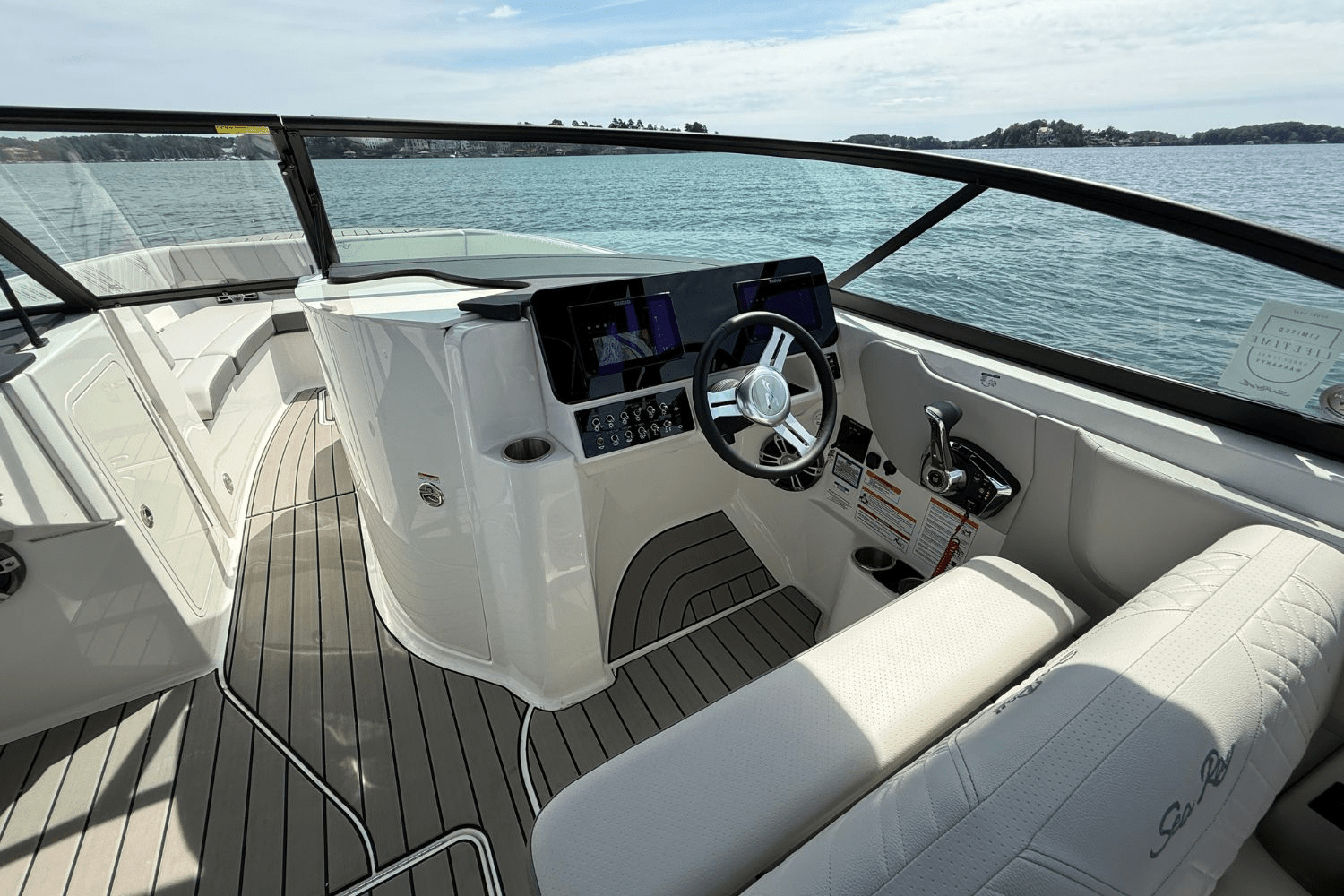 2025 Sea Ray SDX 270 Image Thumbnail #21