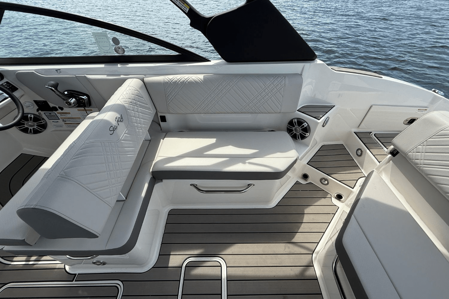 2025 Sea Ray SDX 270 Image Thumbnail #14