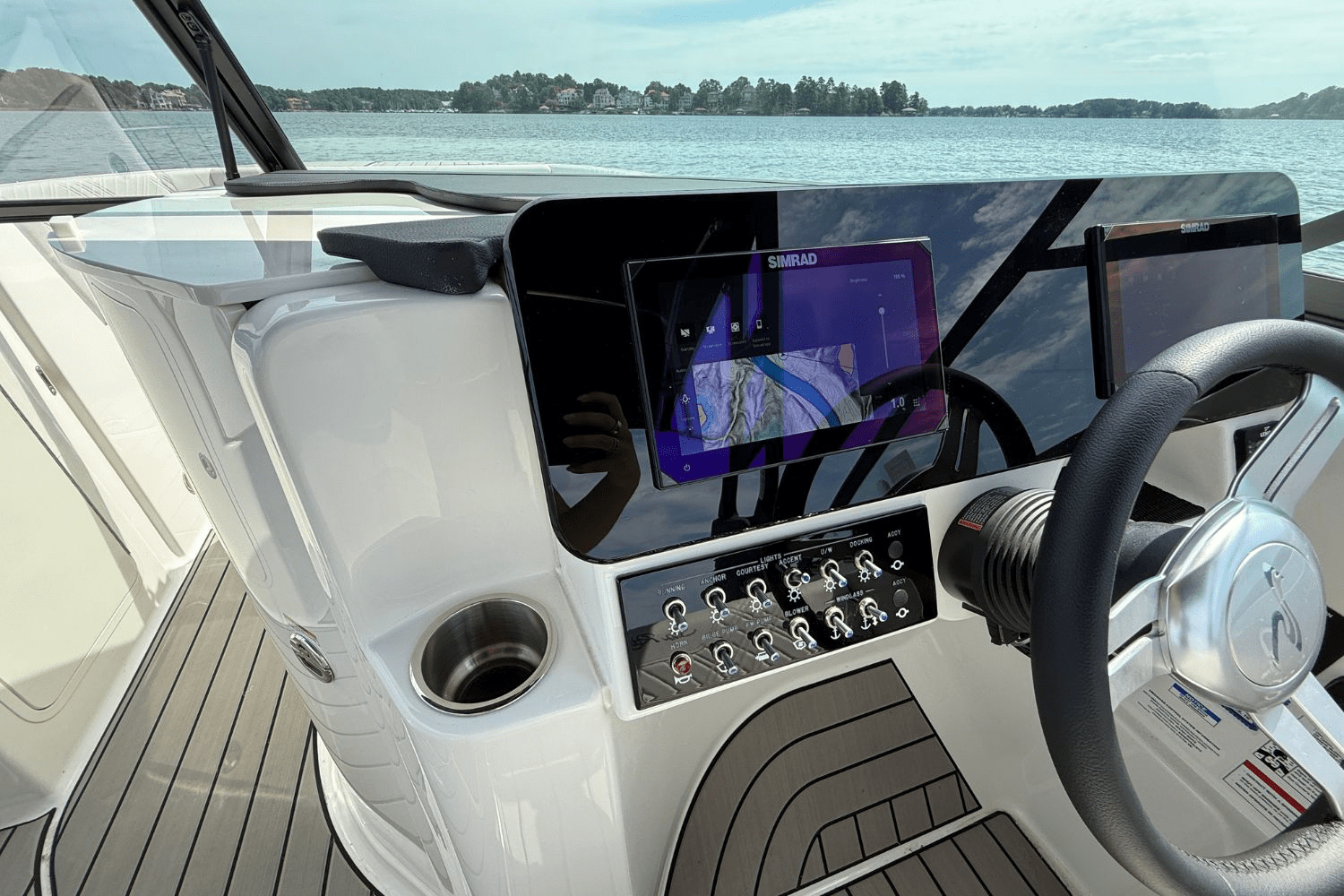 2025 Sea Ray SDX 270 Image Thumbnail #24