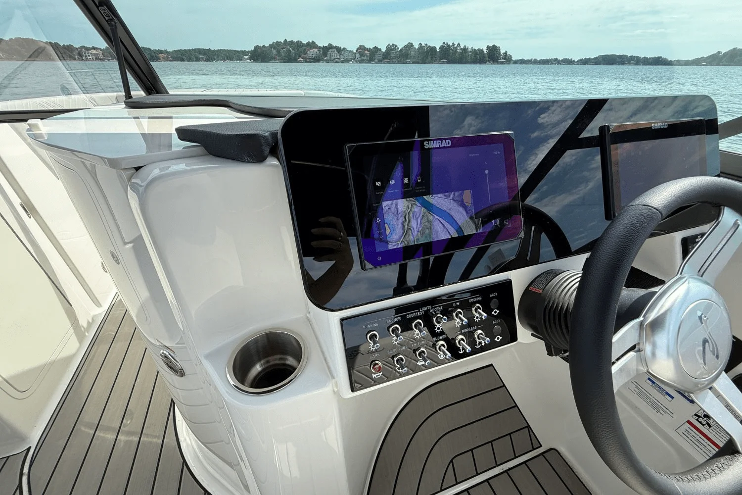 2025 Sea Ray SDX 270 Image Thumbnail #24