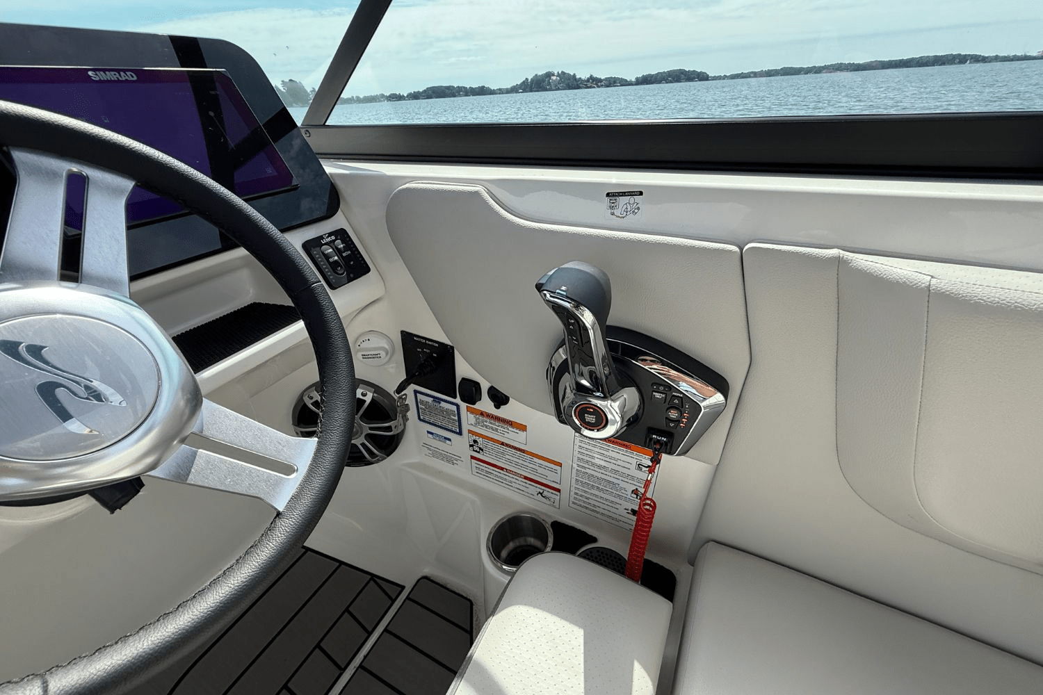 2025 Sea Ray SDX 270 Image Thumbnail #25