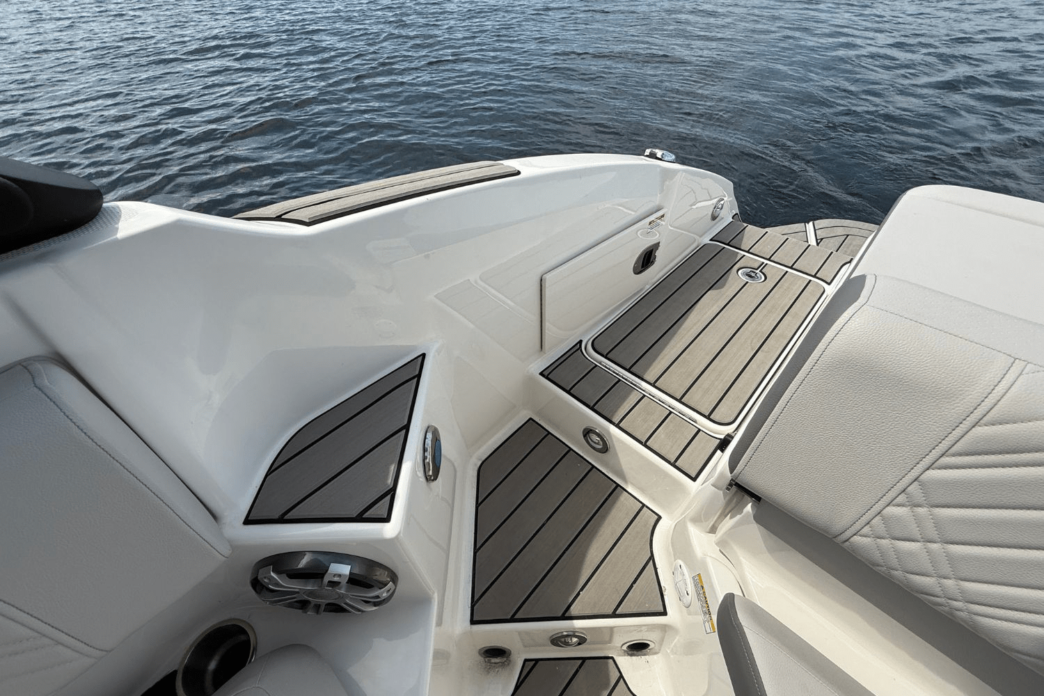 2025 Sea Ray SDX 270 Image Thumbnail #13