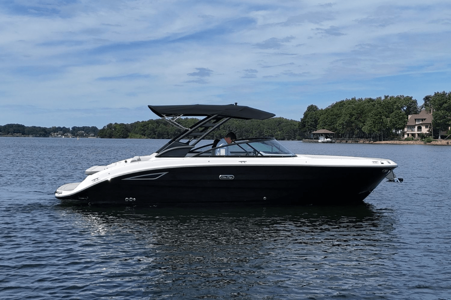 2025 Sea Ray SDX 270 Image Thumbnail #4