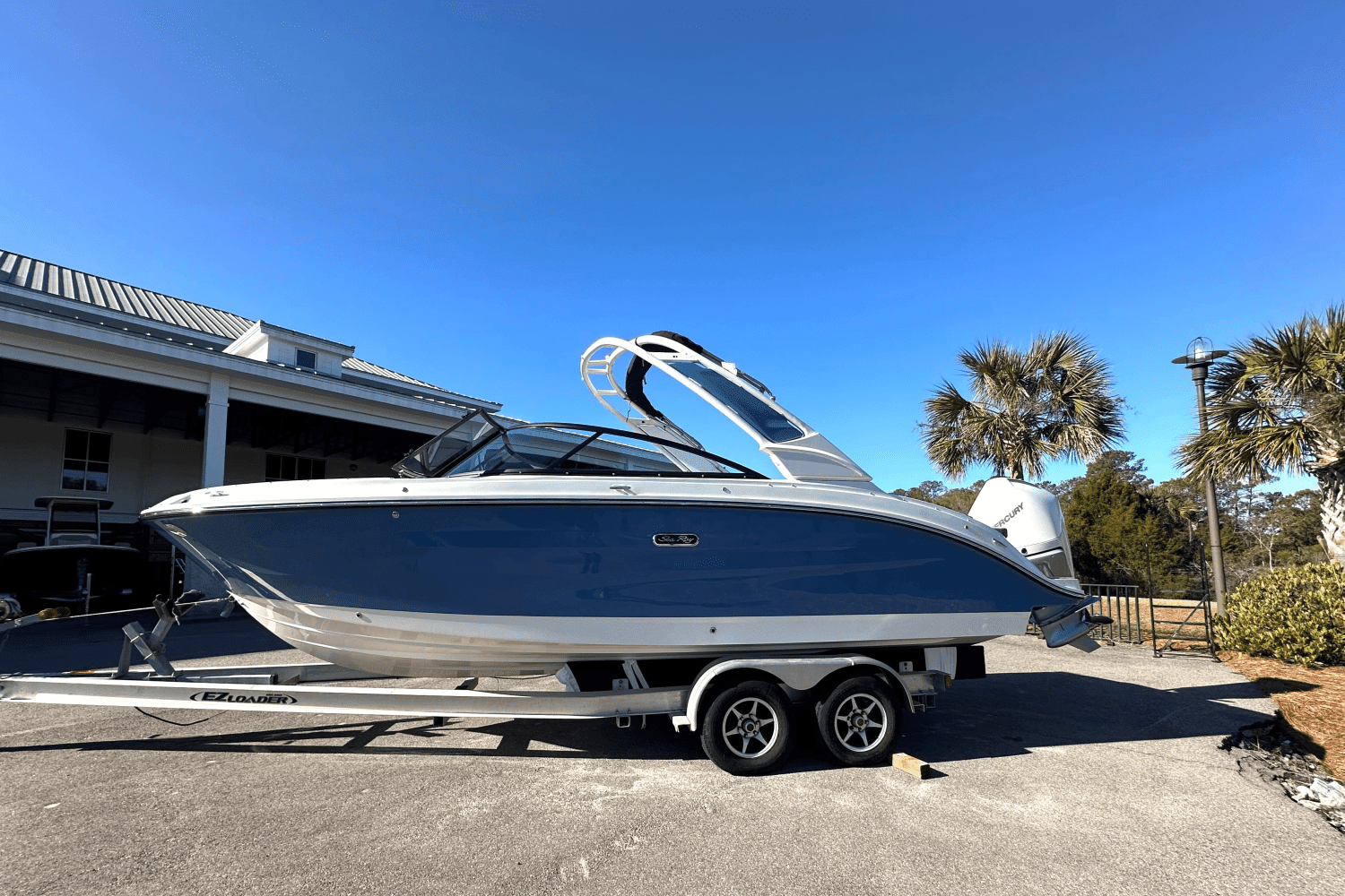 2025 Sea Ray SDX 250 Outboard Image Thumbnail #1