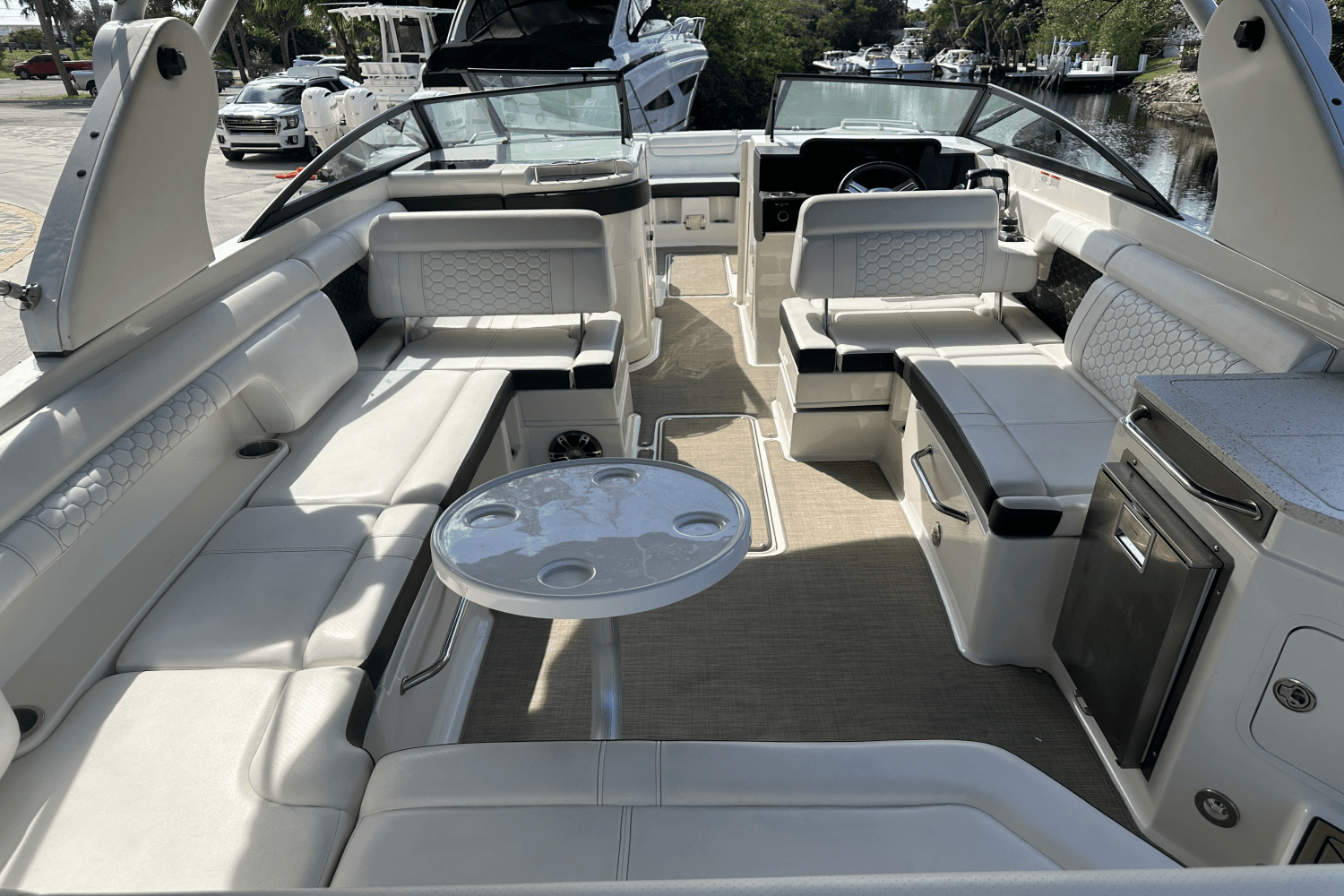 2019 Sea Ray 290 SDX OUTBOARD Image Thumbnail #7