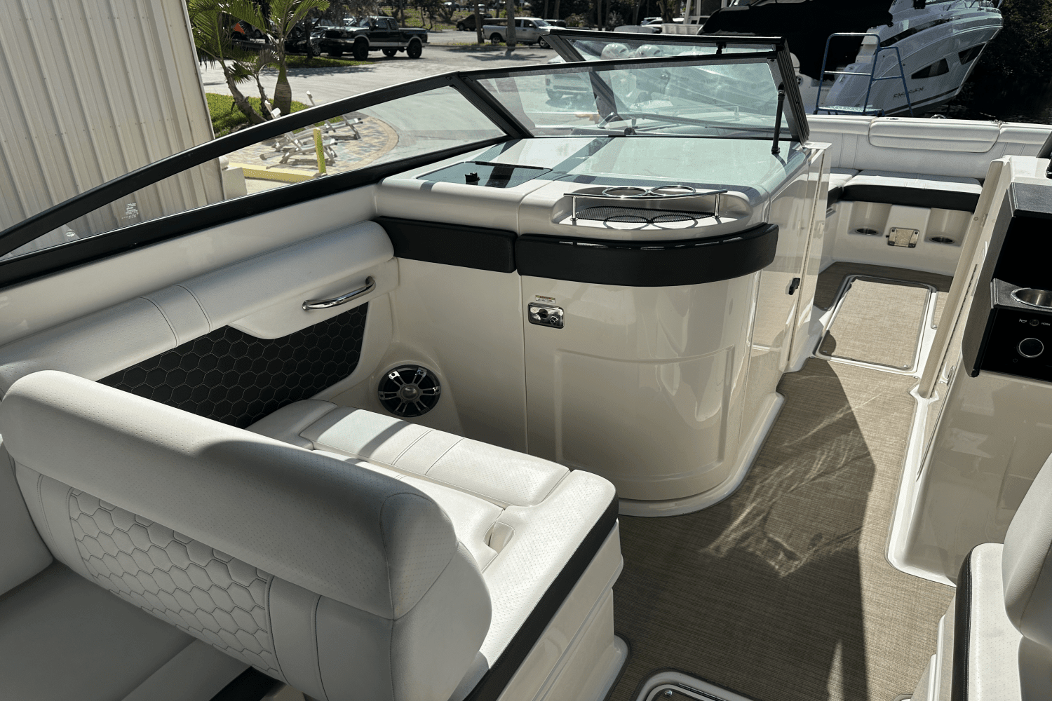 2019 Sea Ray 290 SDX OUTBOARD Image Thumbnail #6