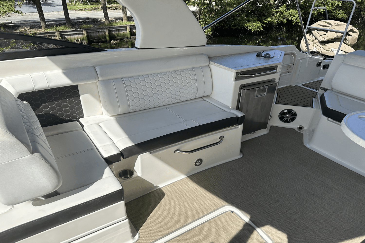 2019 Sea Ray 290 SDX OUTBOARD Image Thumbnail #11