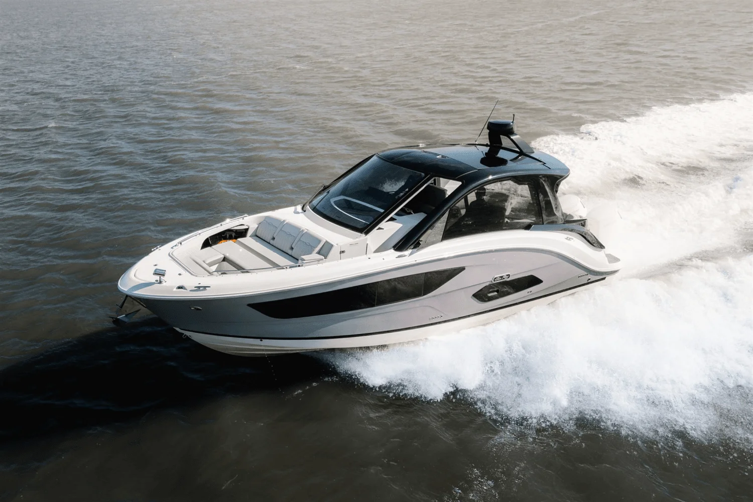 2023 Sea Ray 370 SUNDANCER OUTBOARD Image Thumbnail #2