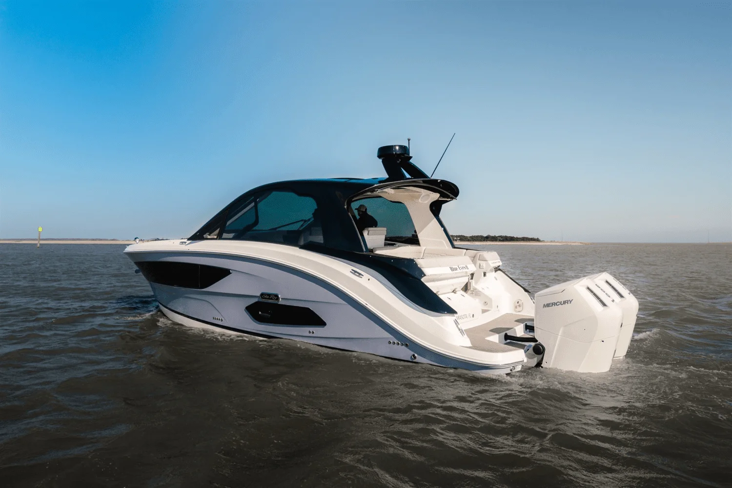 2023 Sea Ray 370 SUNDANCER OUTBOARD Image Thumbnail #3