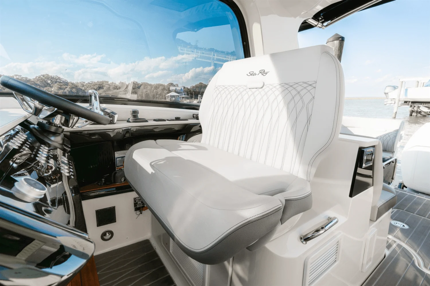 2023 Sea Ray 370 SUNDANCER OUTBOARD Image Thumbnail #13