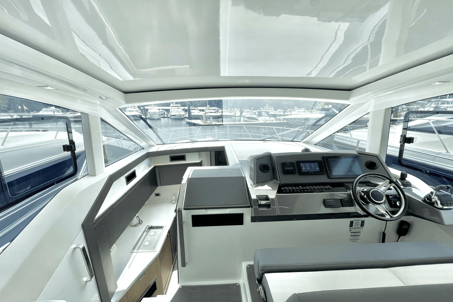 2019 Galeon 425 HTS Image Thumbnail #12