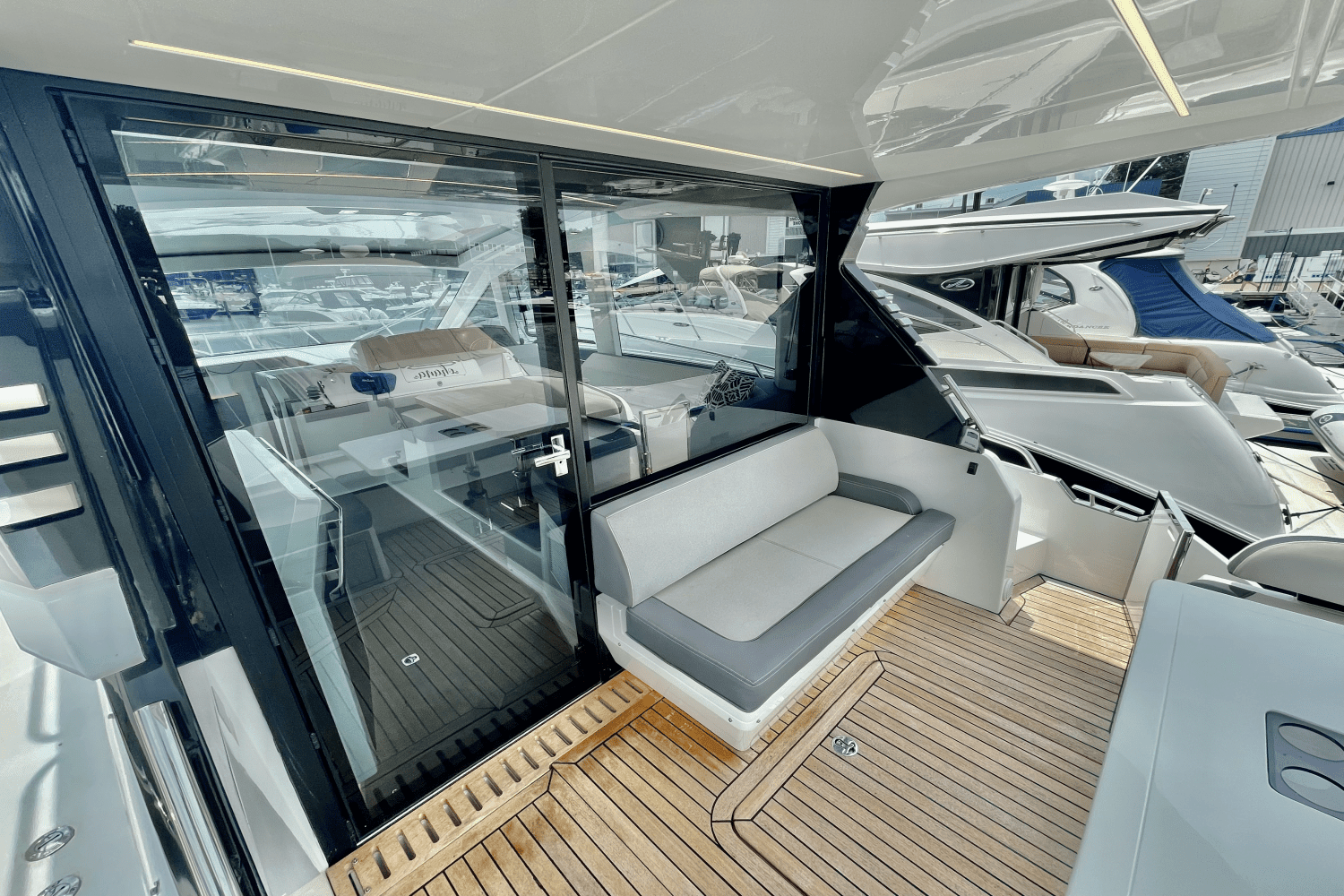 2019 Galeon 425 HTS Image Thumbnail #8