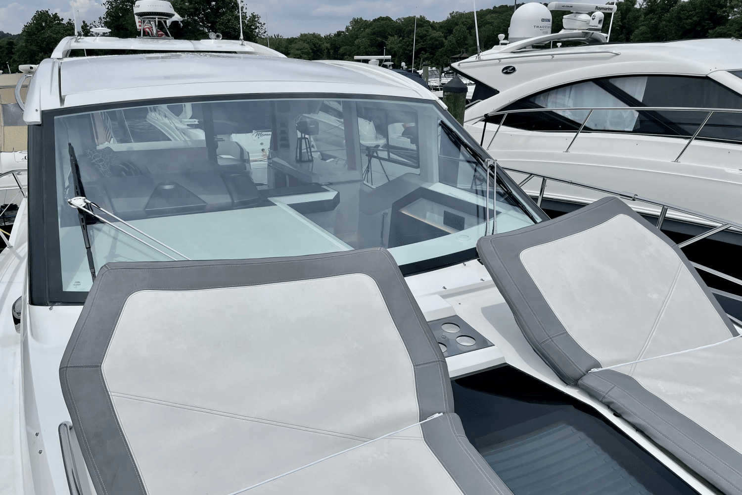 2019 Galeon 425 HTS Image Thumbnail #25