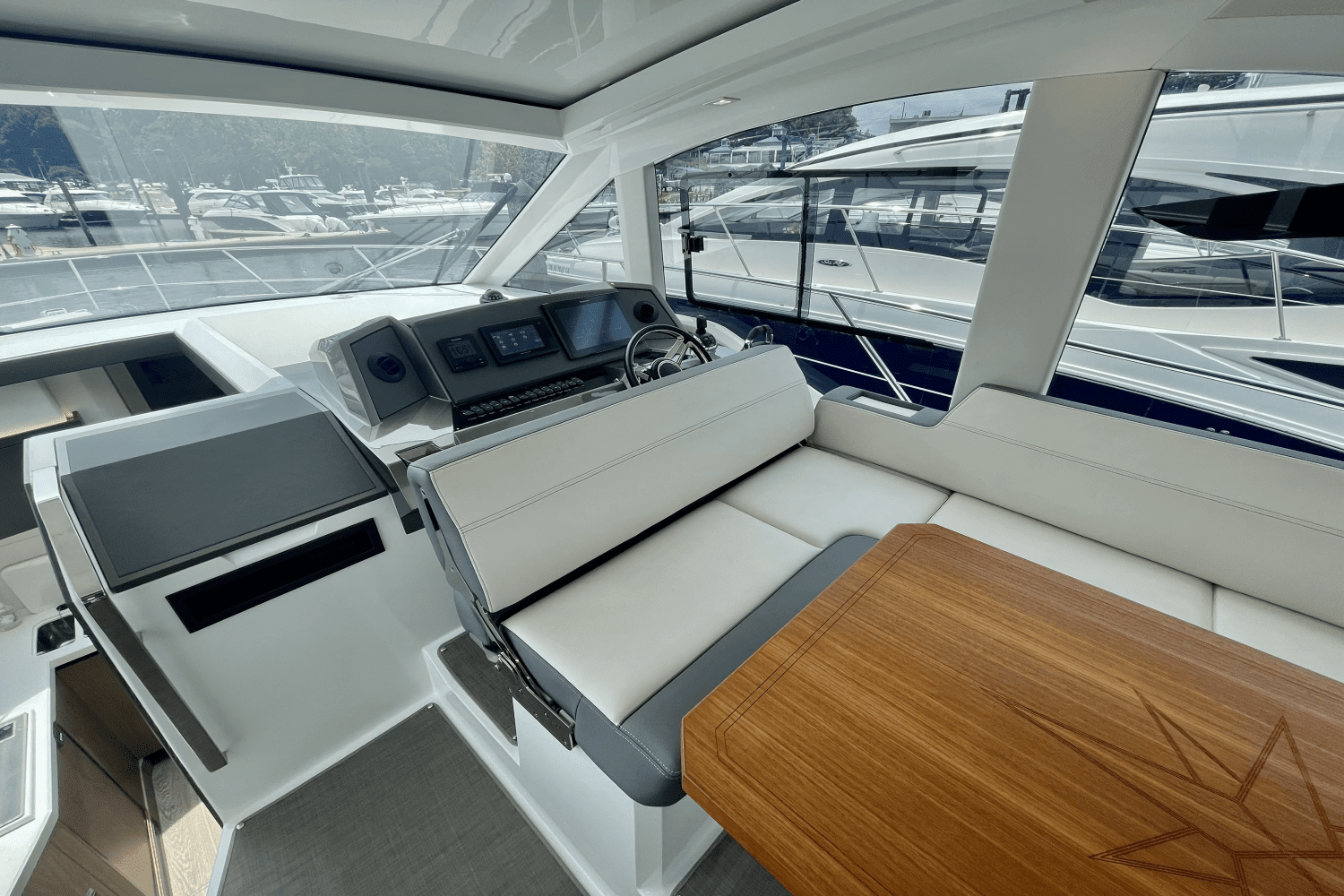 2019 Galeon 425 HTS Image Thumbnail #14