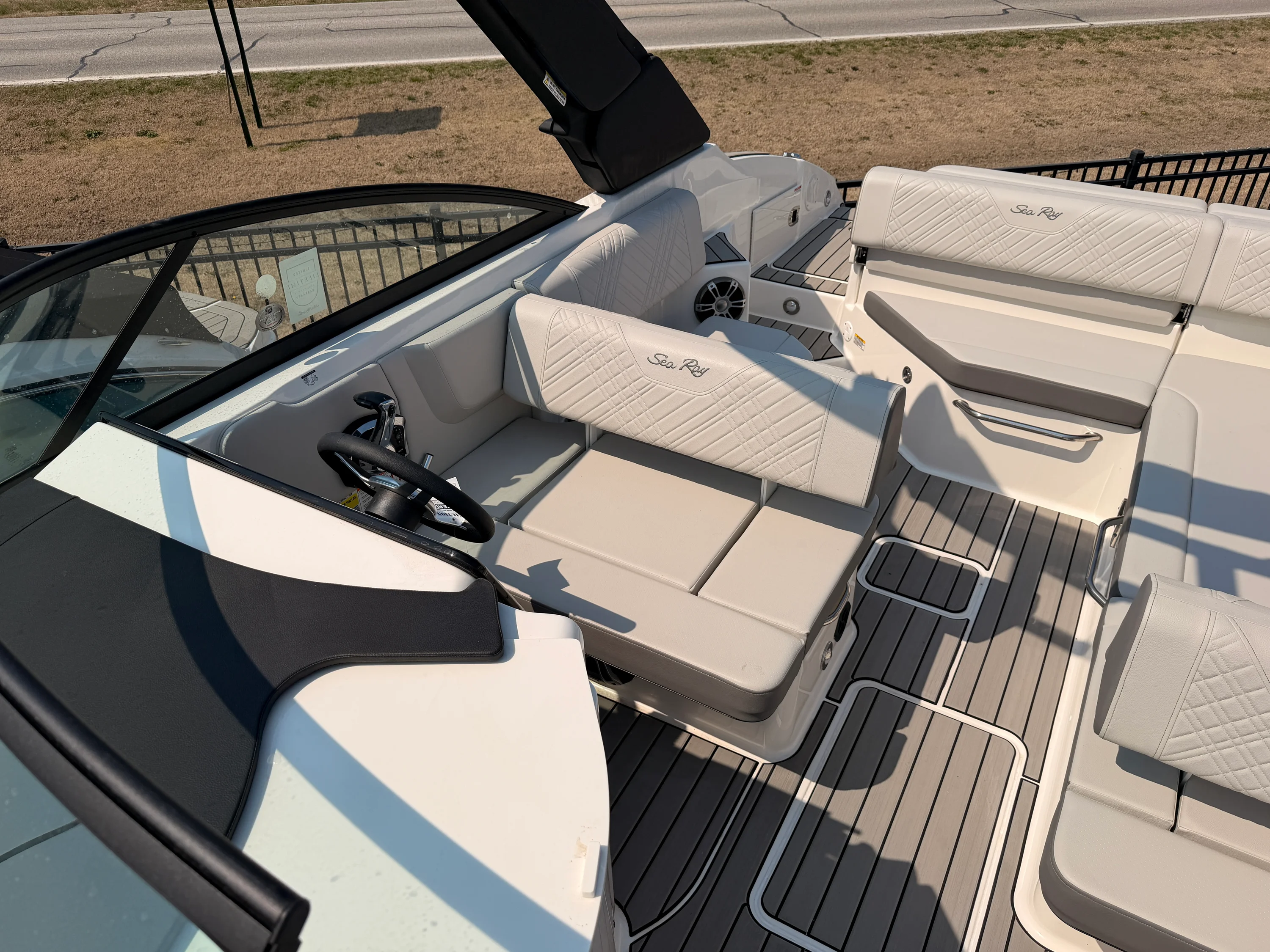 2025 Sea Ray SDX 250 Surf Image Thumbnail #12