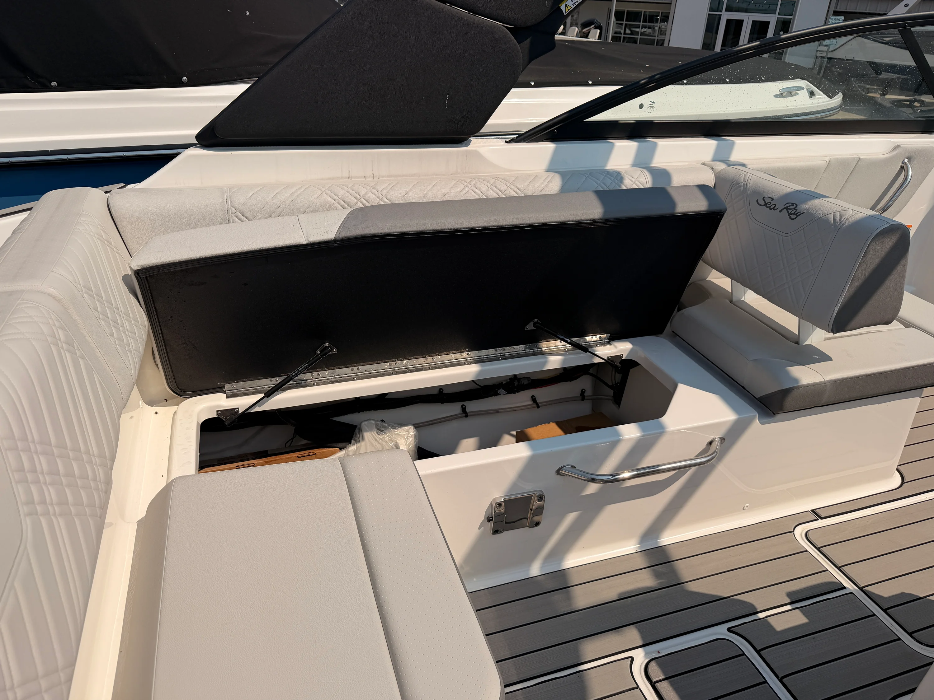 2025 Sea Ray SDX 250 Surf Image Thumbnail #14