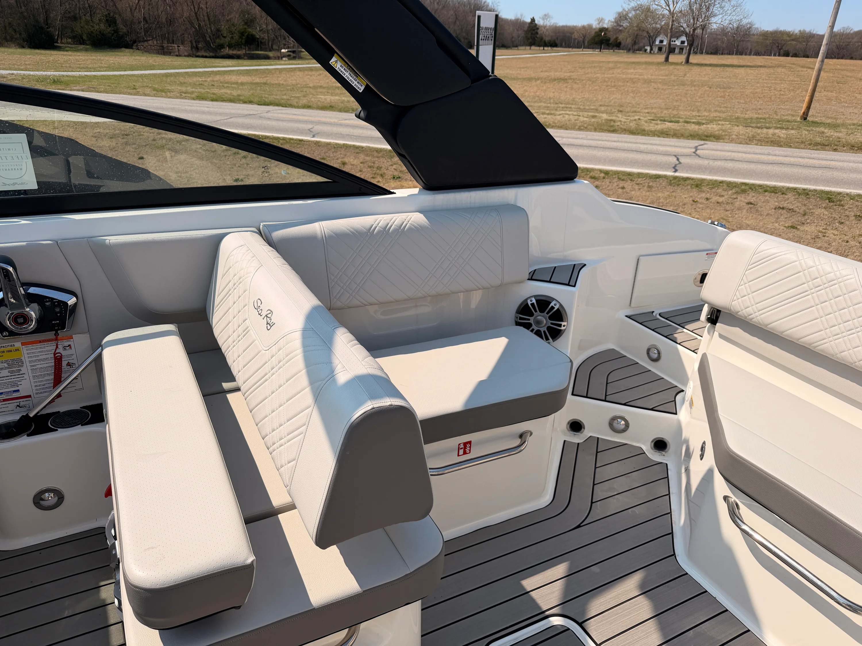 2025 Sea Ray SDX 250 Surf Image Thumbnail #10