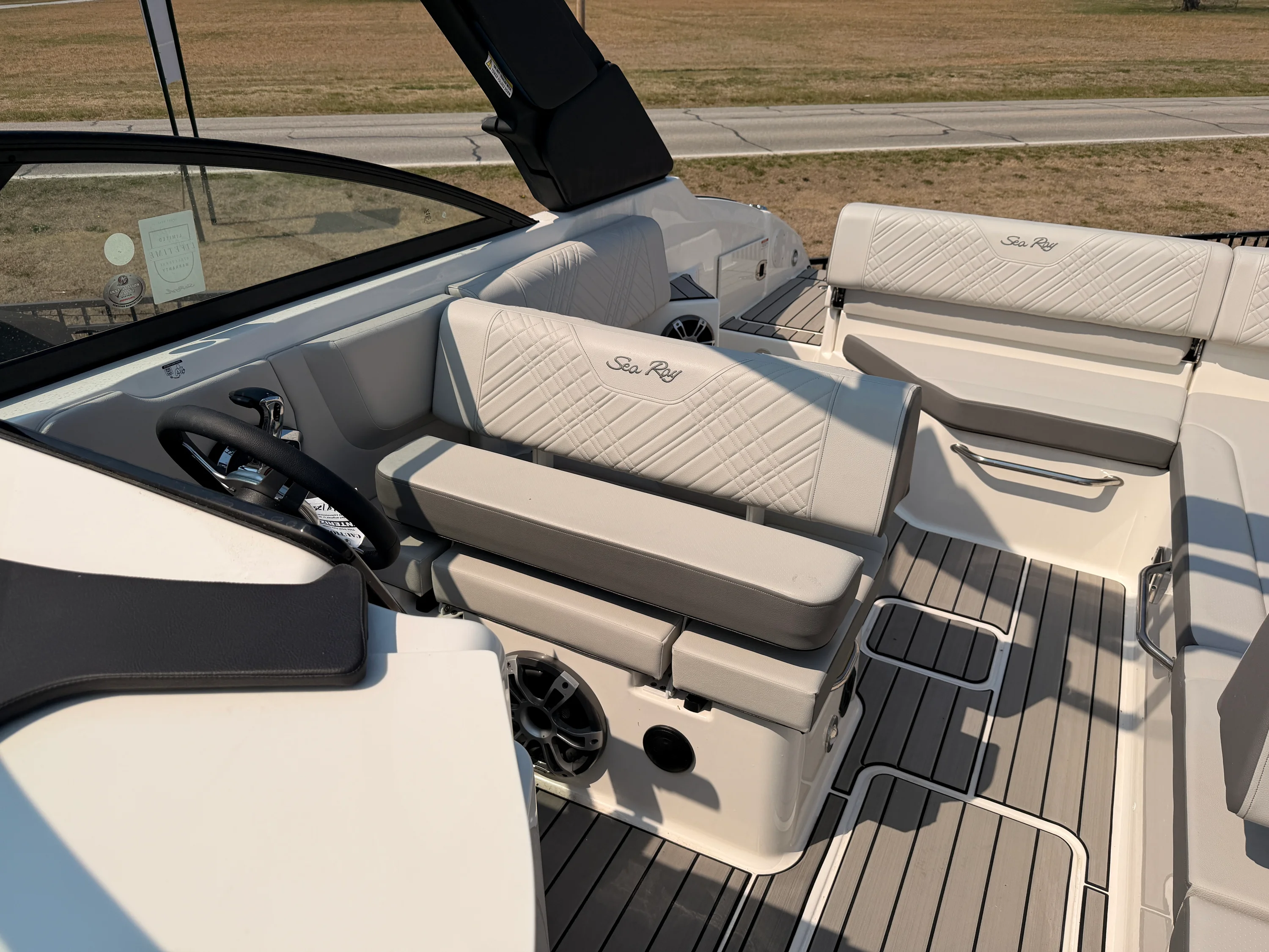 2025 Sea Ray SDX 250 Surf Image Thumbnail #11