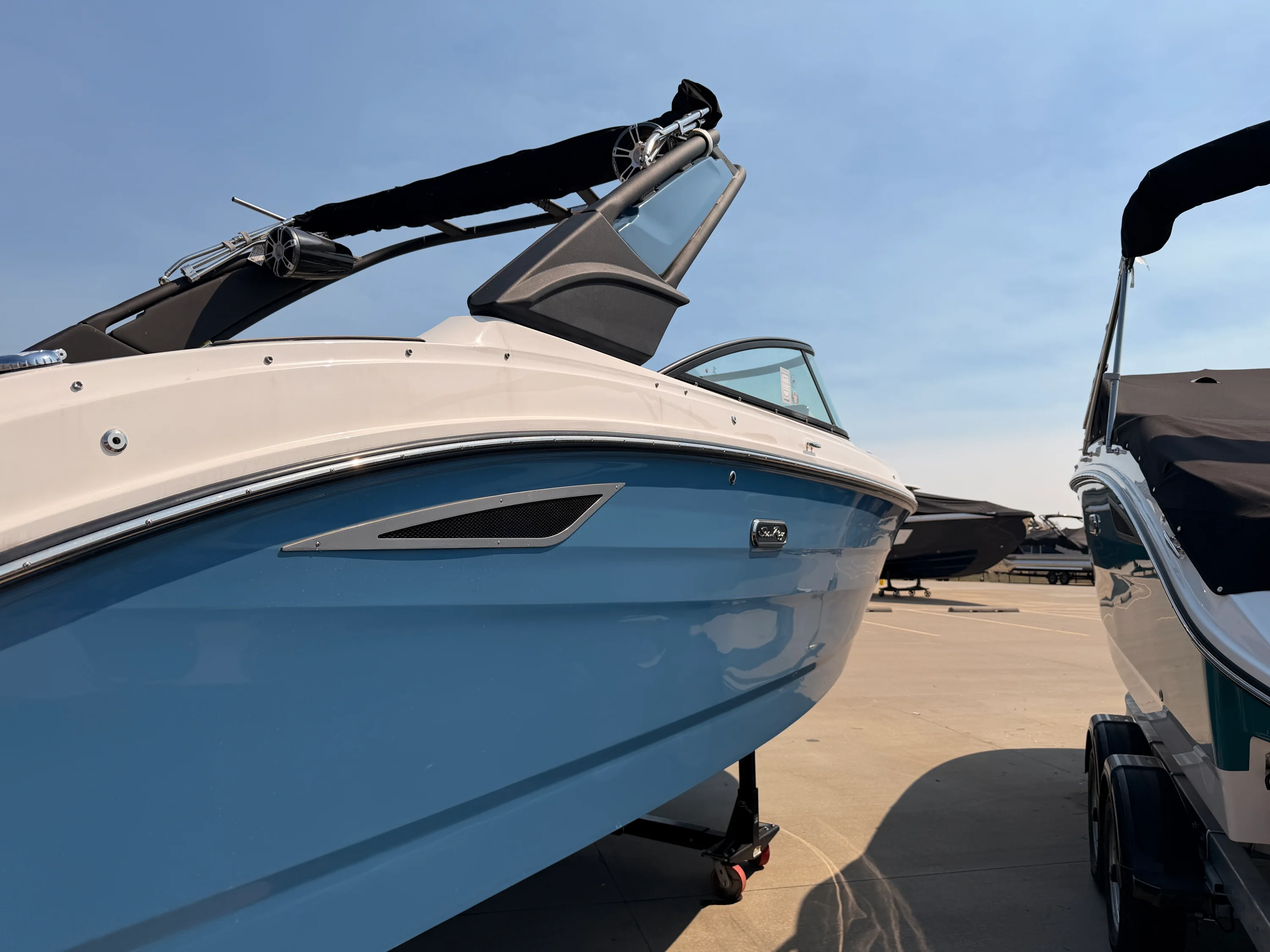 2025 Sea Ray SDX 250 Surf Image Thumbnail #2