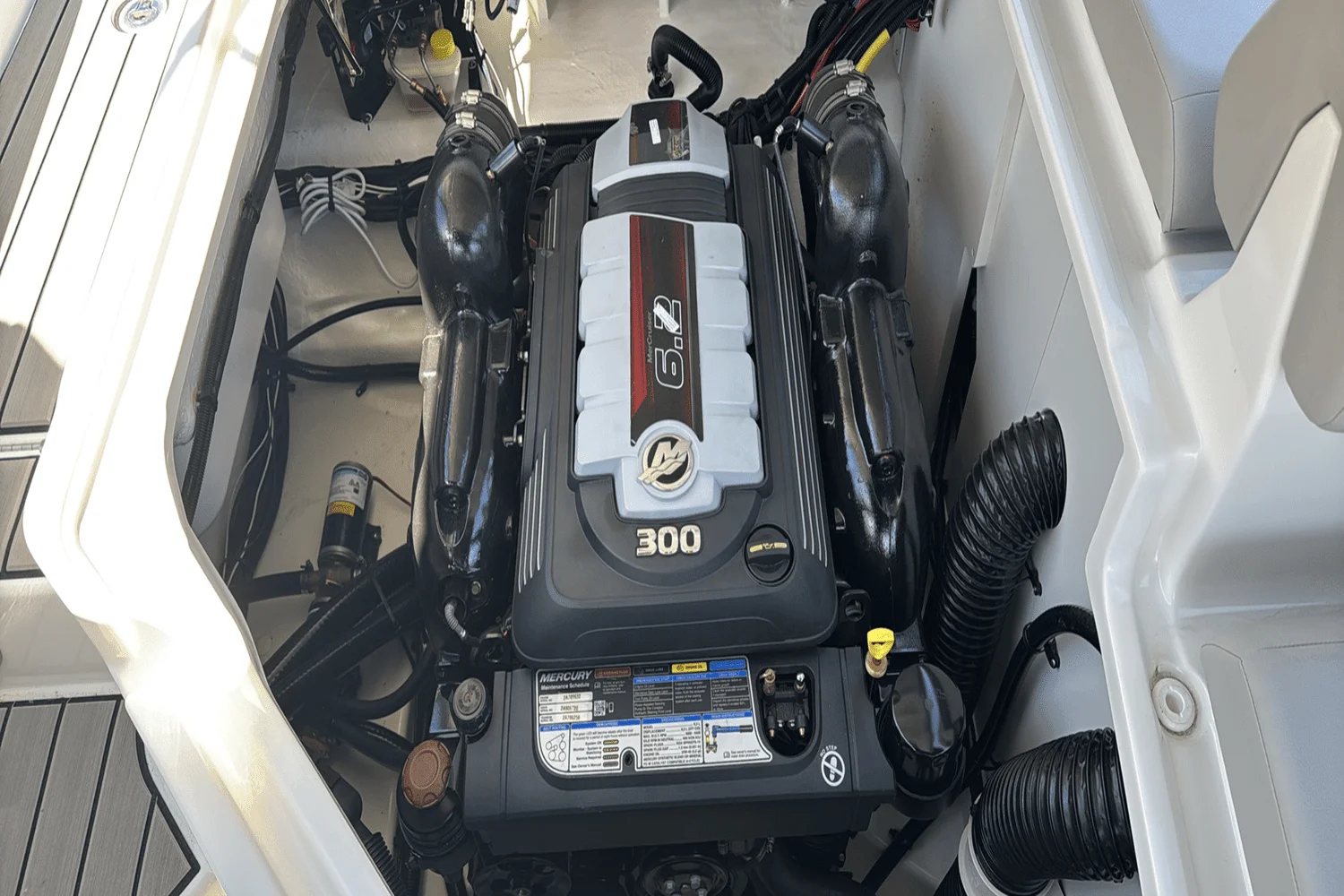 2025 Sea Ray SDX 250 Surf Image Thumbnail #17