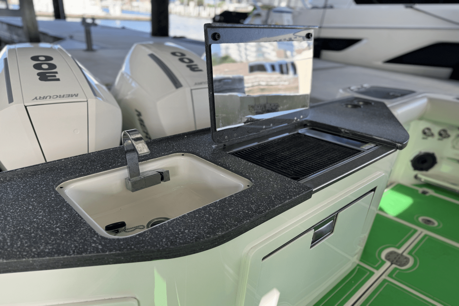 2021 Boston Whaler 405 CONQUEST Image Thumbnail #8