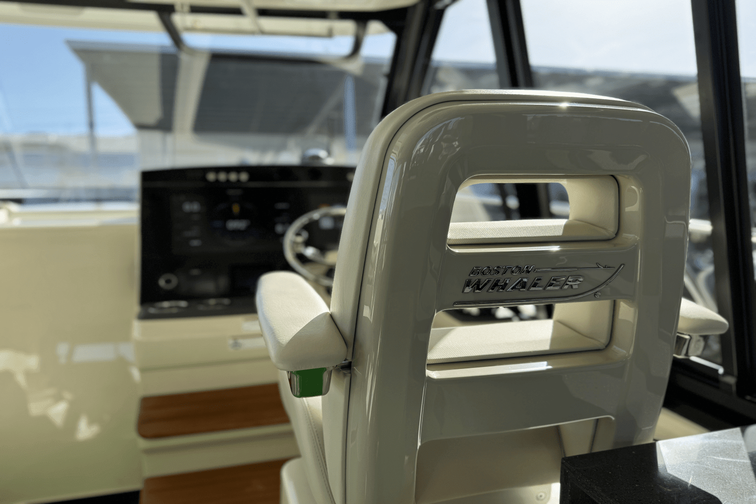 2021 Boston Whaler 405 CONQUEST Image Thumbnail #16