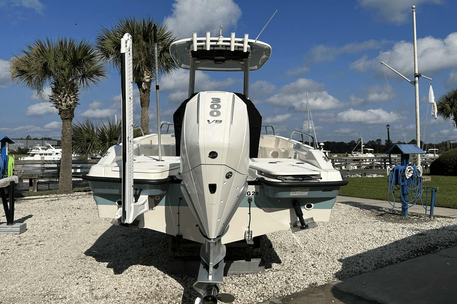 2024 Boston Whaler 25 DAUNTLESS Image Thumbnail #4