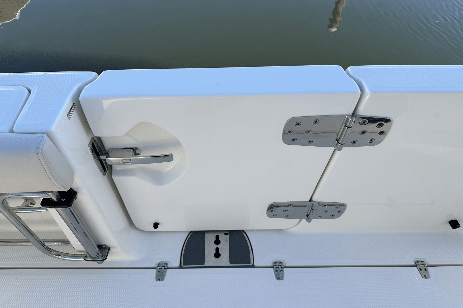 2024 Boston Whaler 330 OUTRAGE Image Thumbnail #30