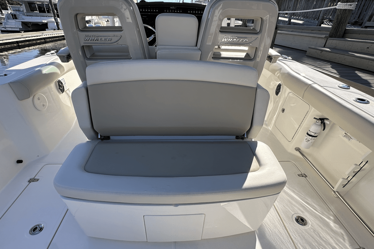 2024 Boston Whaler 330 OUTRAGE Image Thumbnail #11